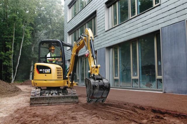 Ile kosztuje wynajem koparki bez operatora? Sprawdź ceny i warunki